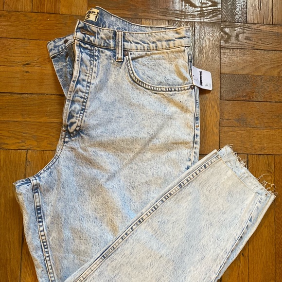 NWT Free People curvy button fly acid washed jeans - Picture 12 of 12